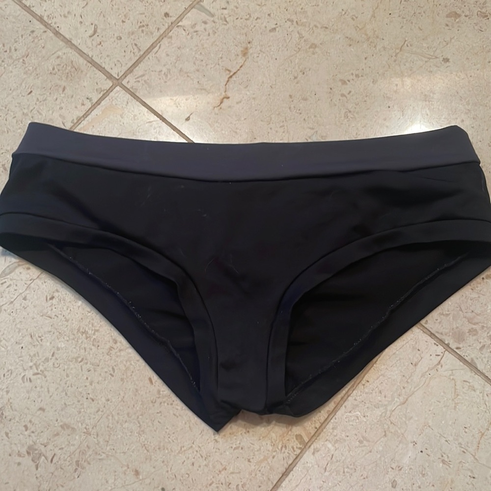 Basic pole shorts